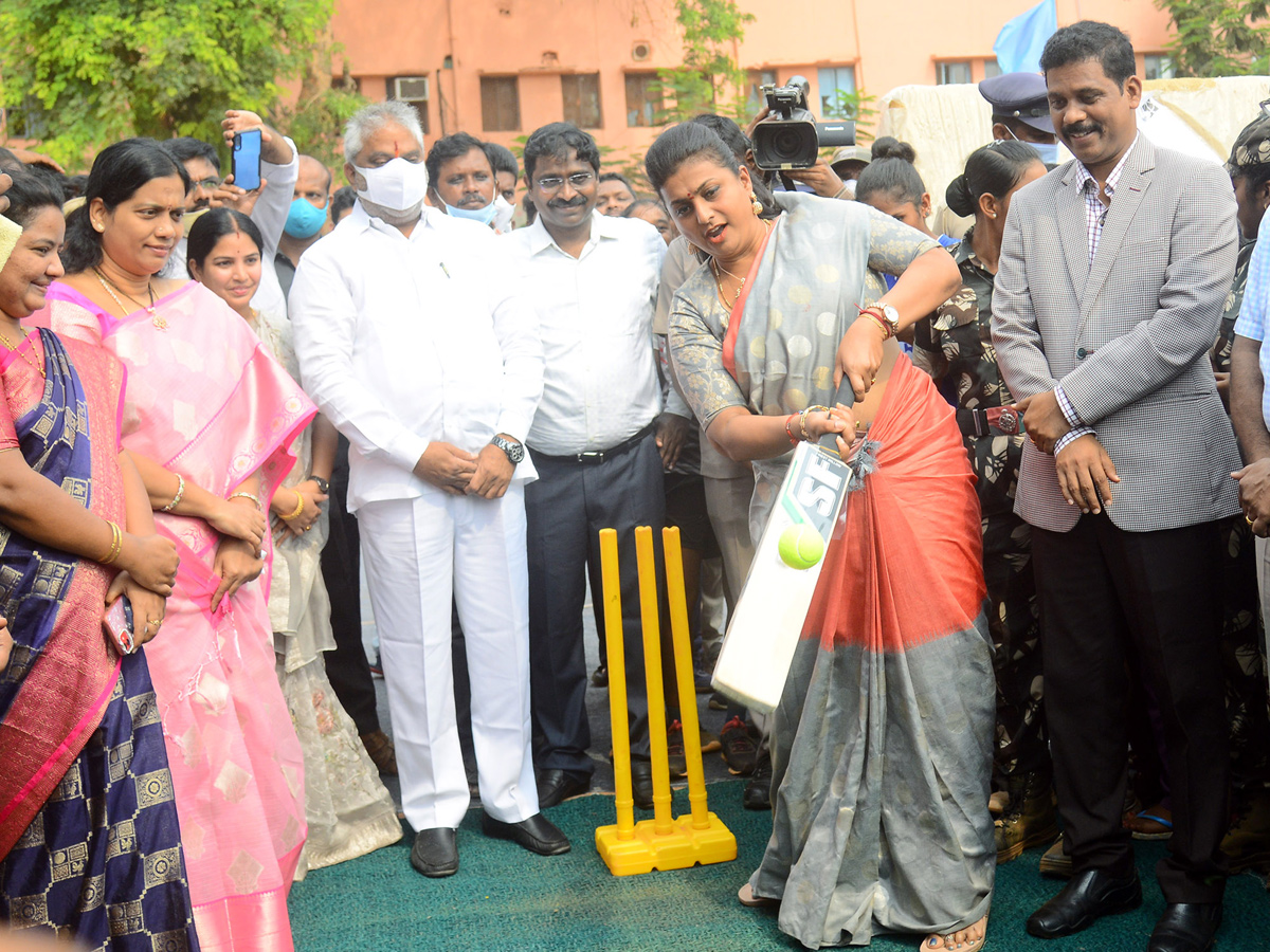 Minister Roja Playing Basket Ball Cricket and Archery game In Vijayawada Corporate Ground photo Gallery - Sakshi9