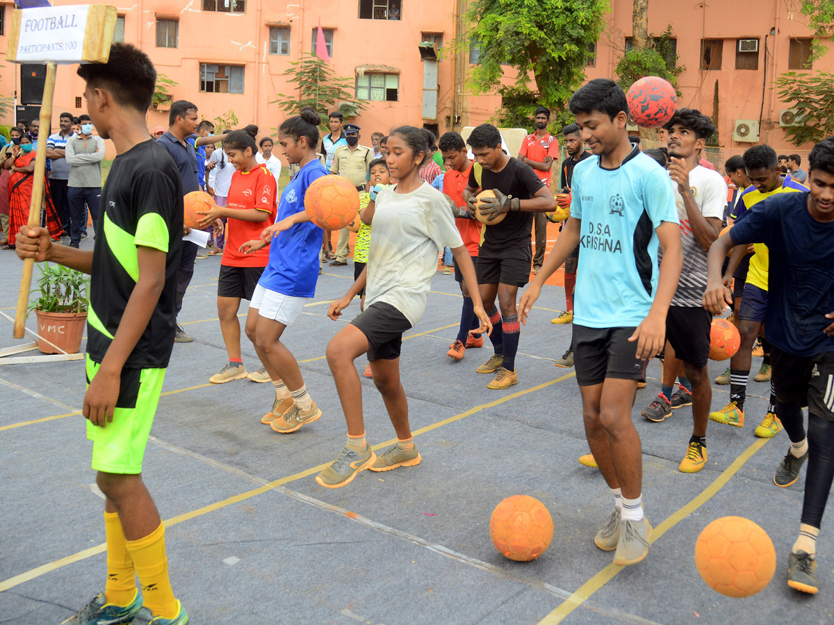 Minister Roja Playing Basket Ball Cricket and Archery game In Vijayawada Corporate Ground photo Gallery - Sakshi14