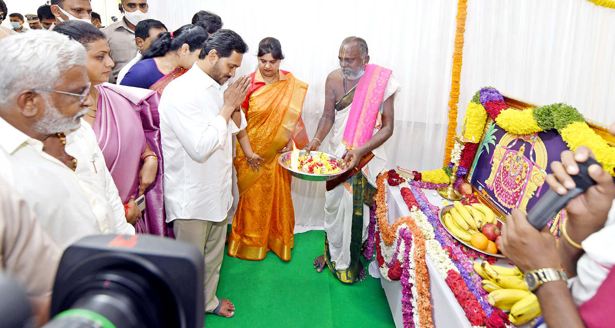 AP CM YS Jagan Tirupati Tour Photos - Sakshi28