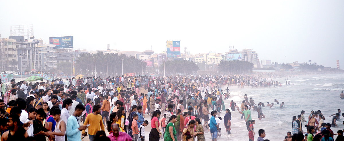 Tourists Rush at Rushikonda Beach Visakhapatnam  - Sakshi6