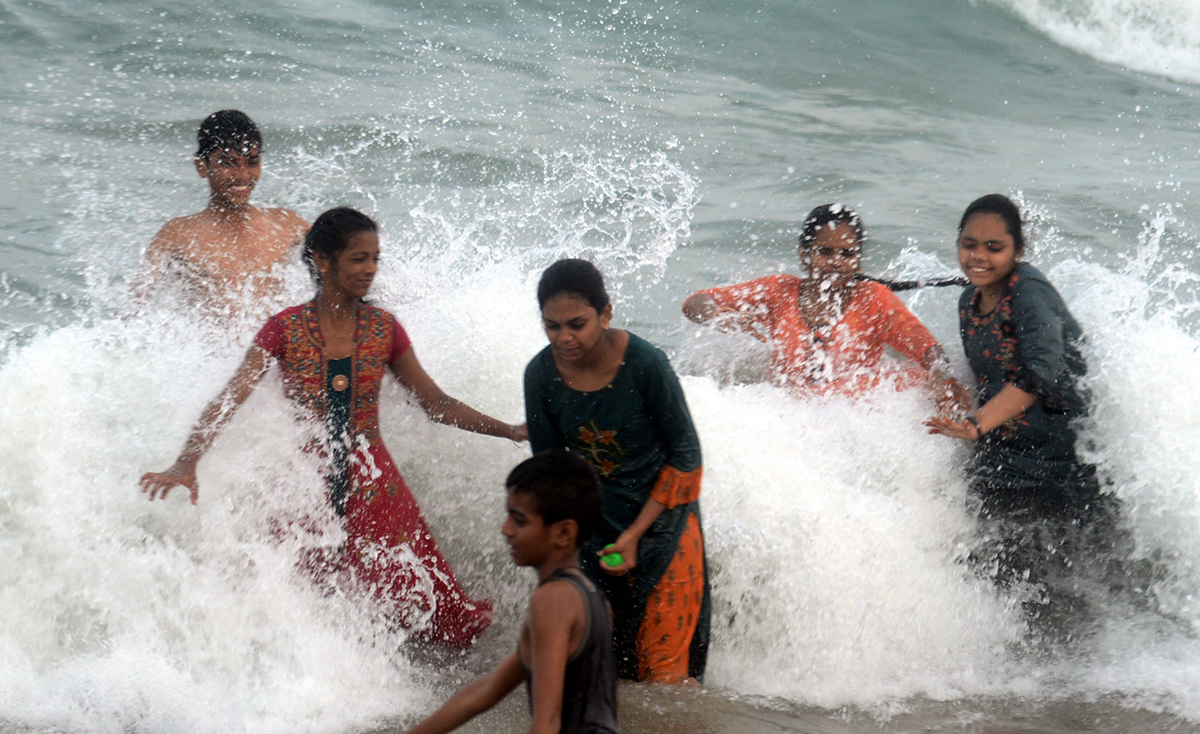 Tourists Rush at Rushikonda Beach Visakhapatnam  - Sakshi14