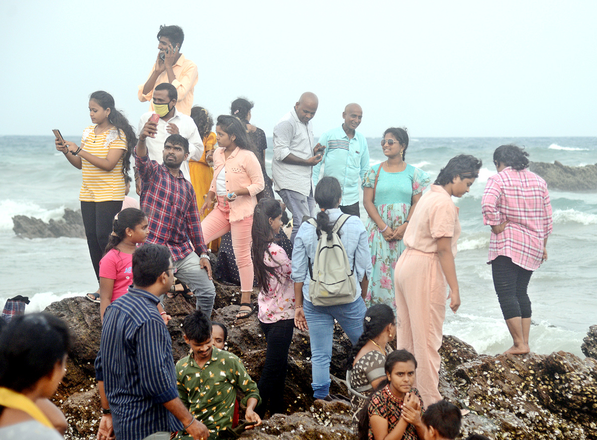 Tourists Rush at Rushikonda Beach Visakhapatnam  - Sakshi15