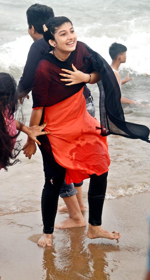 Tourists Rush at Rushikonda Beach Visakhapatnam  - Sakshi17