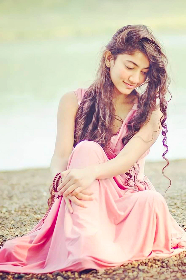 Happy Birthday Sai Pallavi HD Images - Sakshi20