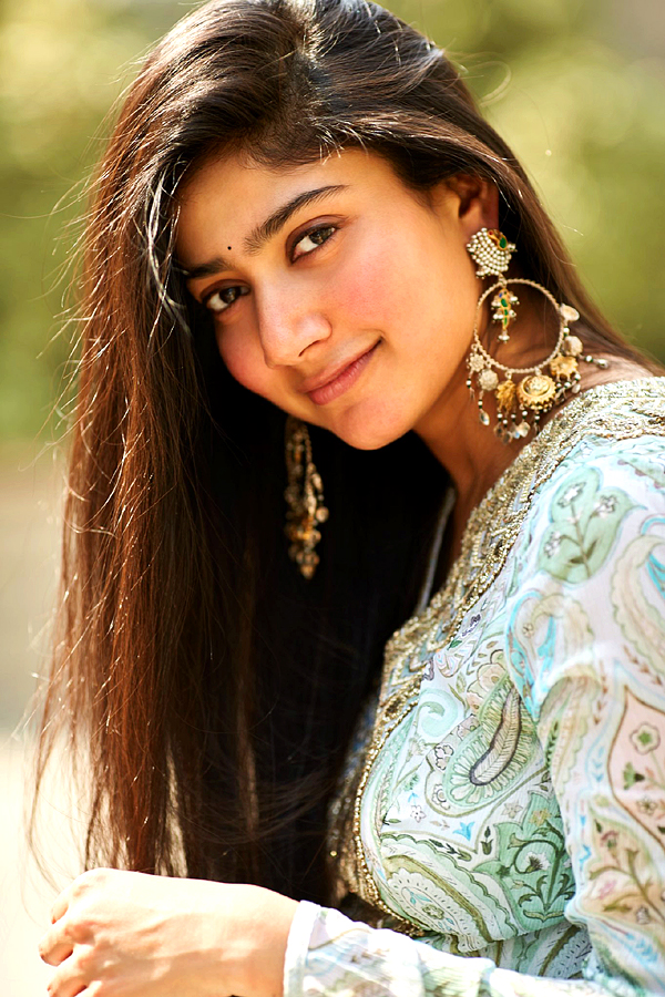 Happy Birthday Sai Pallavi HD Images - Sakshi4