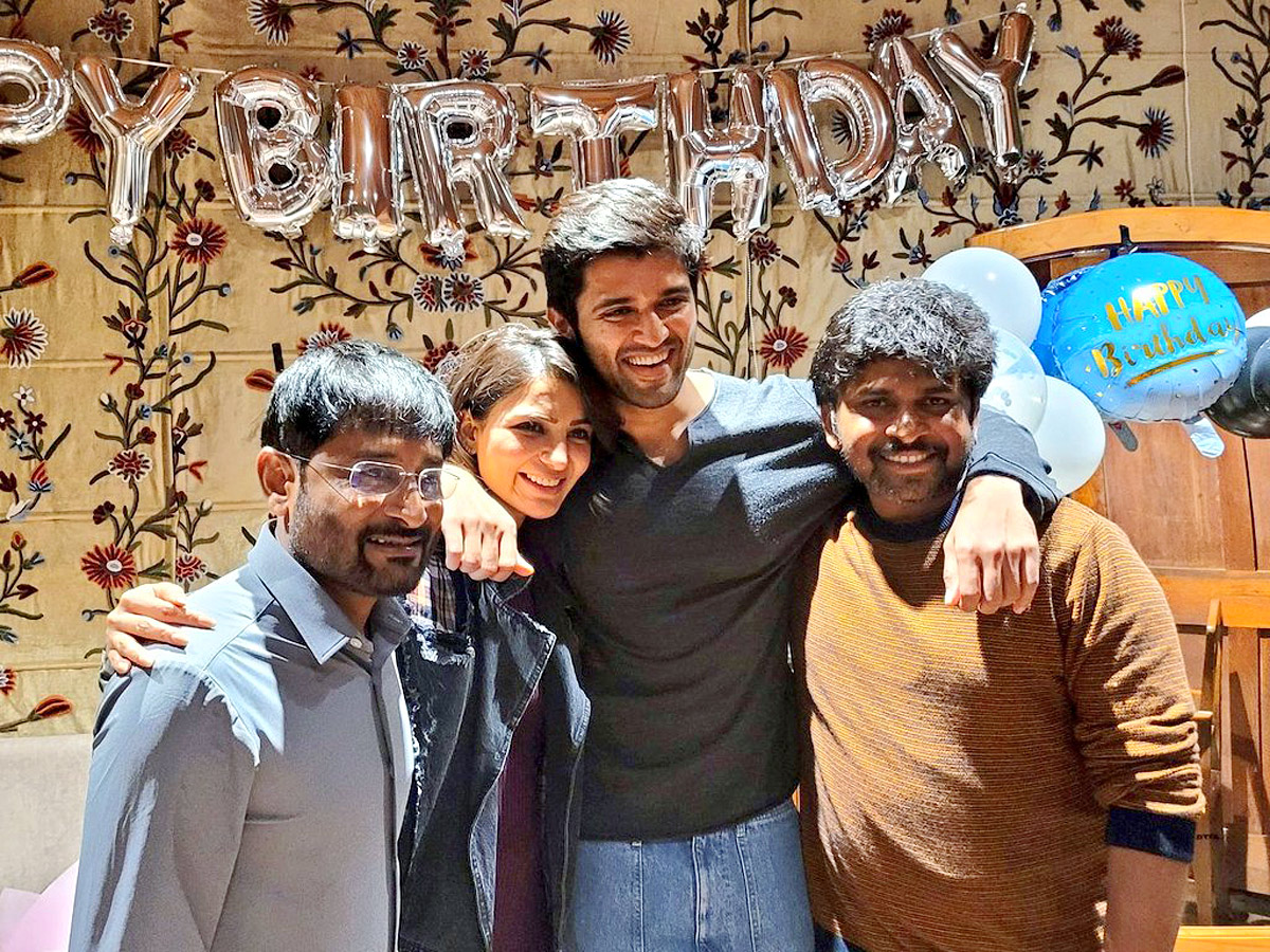 Happy Birthday Vijay Deverakonda HD Photos - Sakshi12