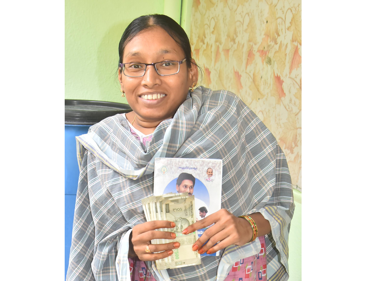 YSR Pensions Home Delivery In All Over AP Photo Gallery - Sakshi14