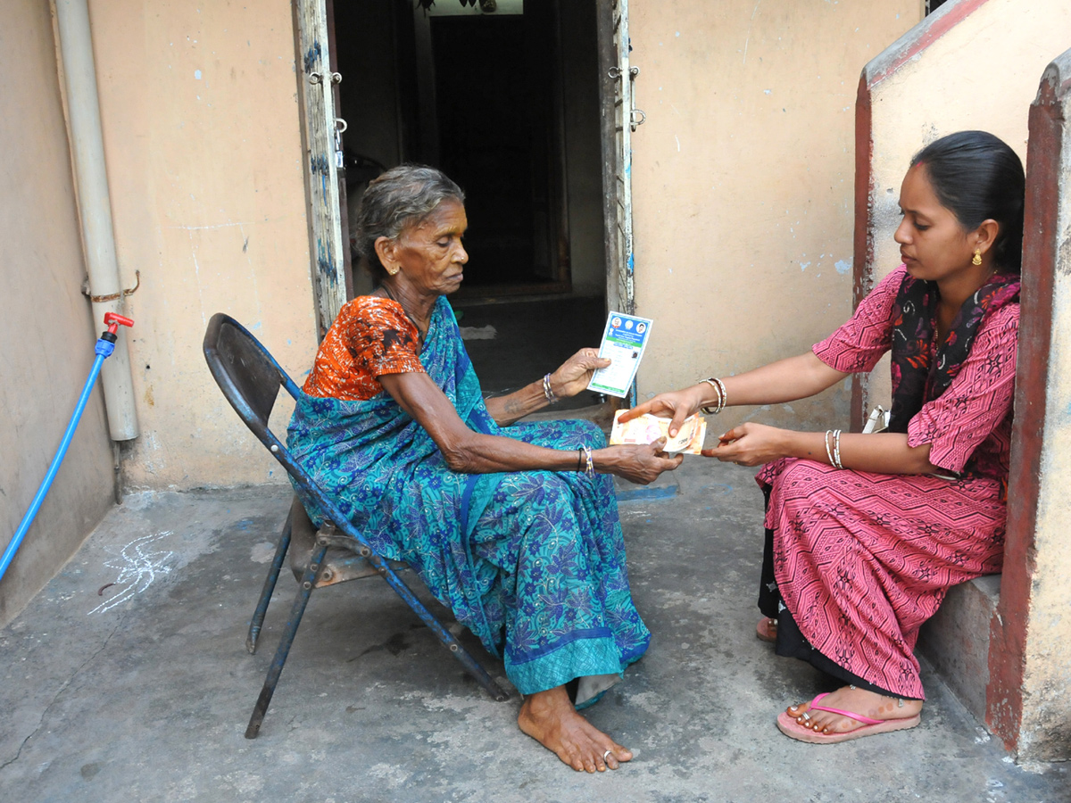 YSR Pensions Home Delivery In All Over AP Photo Gallery - Sakshi6