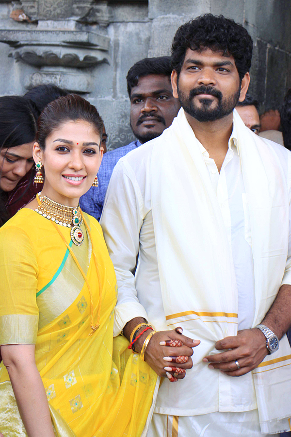 Newly Wed Couple Nayanthara Vignesh Shivan Visits Tirumala photo Gallery - Sakshi9