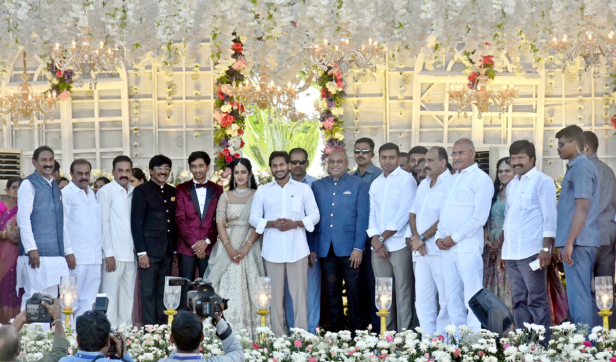 CM Jagan Attends Kavali MLA Ramireddy Pratap Kumar Reddy Son Wedding Reception - Sakshi4