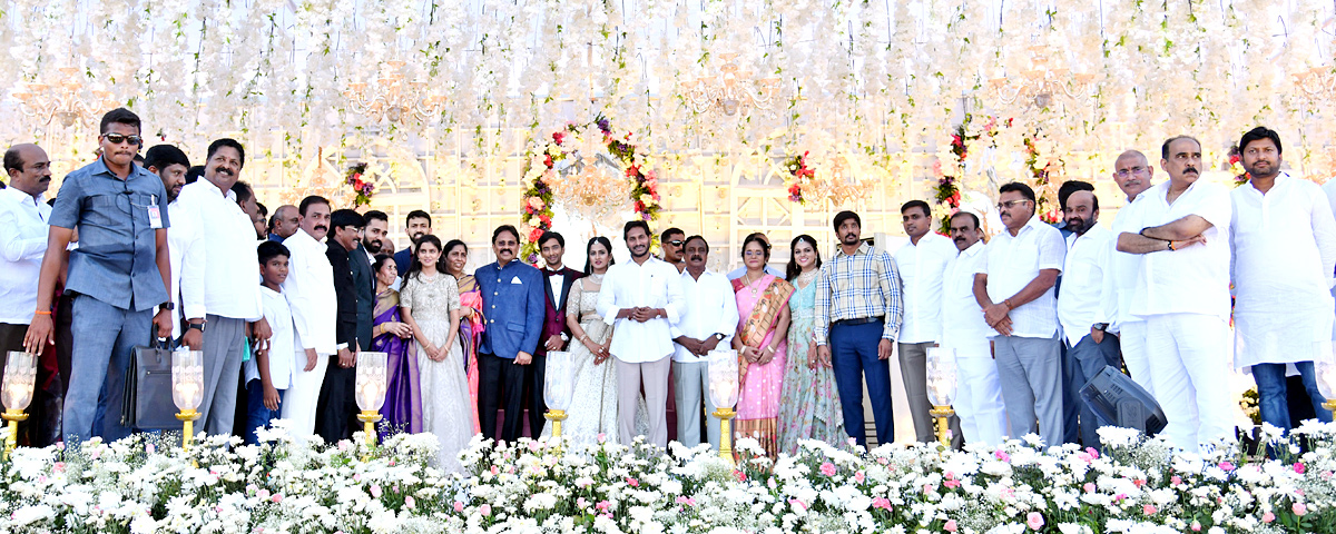 CM Jagan Attends Kavali MLA Ramireddy Pratap Kumar Reddy Son Wedding Reception - Sakshi10