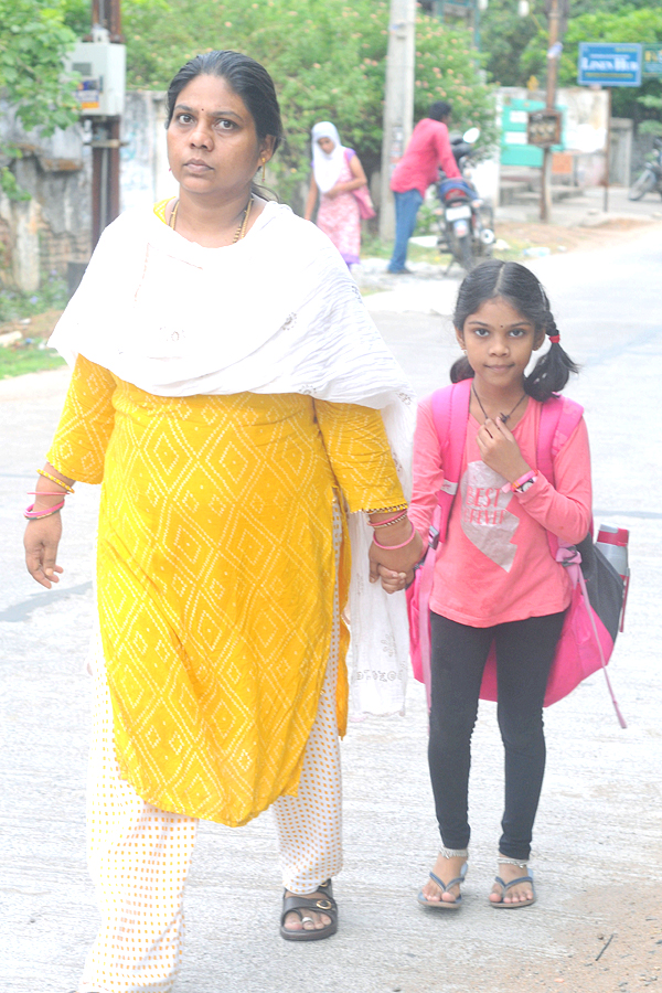 Schools Opening in Telangana Photos - Sakshi21