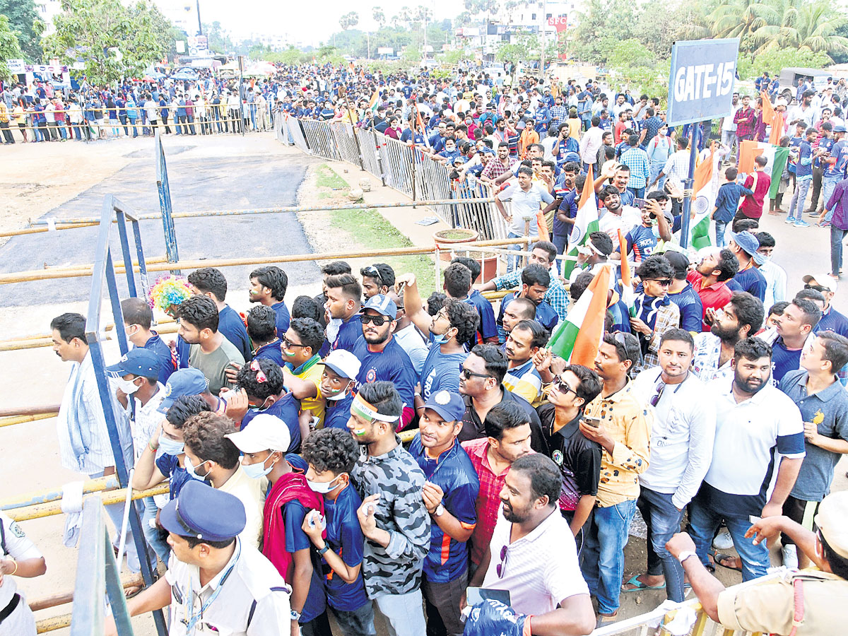 INDvsSA T20 Match in Visakhapatnam Photos  - Sakshi10