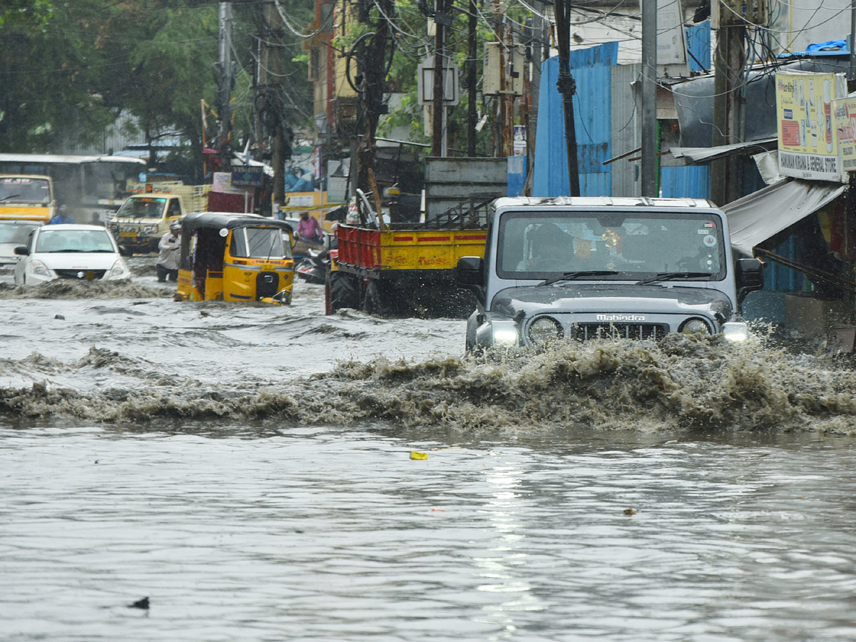 Heavy Rain in Hyderabad Photos - Sakshi11