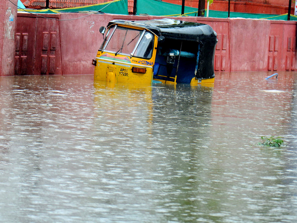 Heavy Rain in Hyderabad Photos - Sakshi20