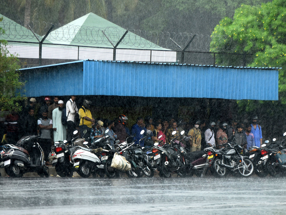 Heavy Rain in Hyderabad Photos - Sakshi22