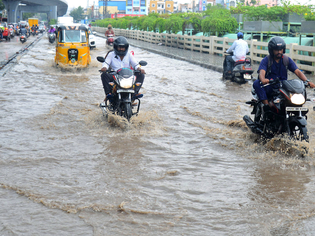 Heavy Rain in Hyderabad Photos - Sakshi5