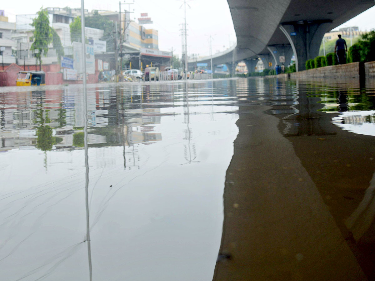 Heavy Rain in Hyderabad Photos - Sakshi8