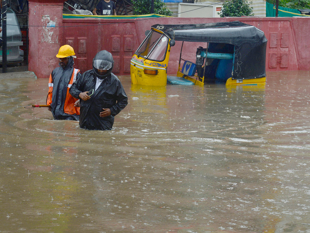 Heavy Rain in Hyderabad Photos - Sakshi9