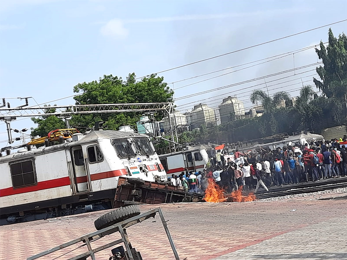 Students Protest At Secunderabad Station Photos - Sakshi39