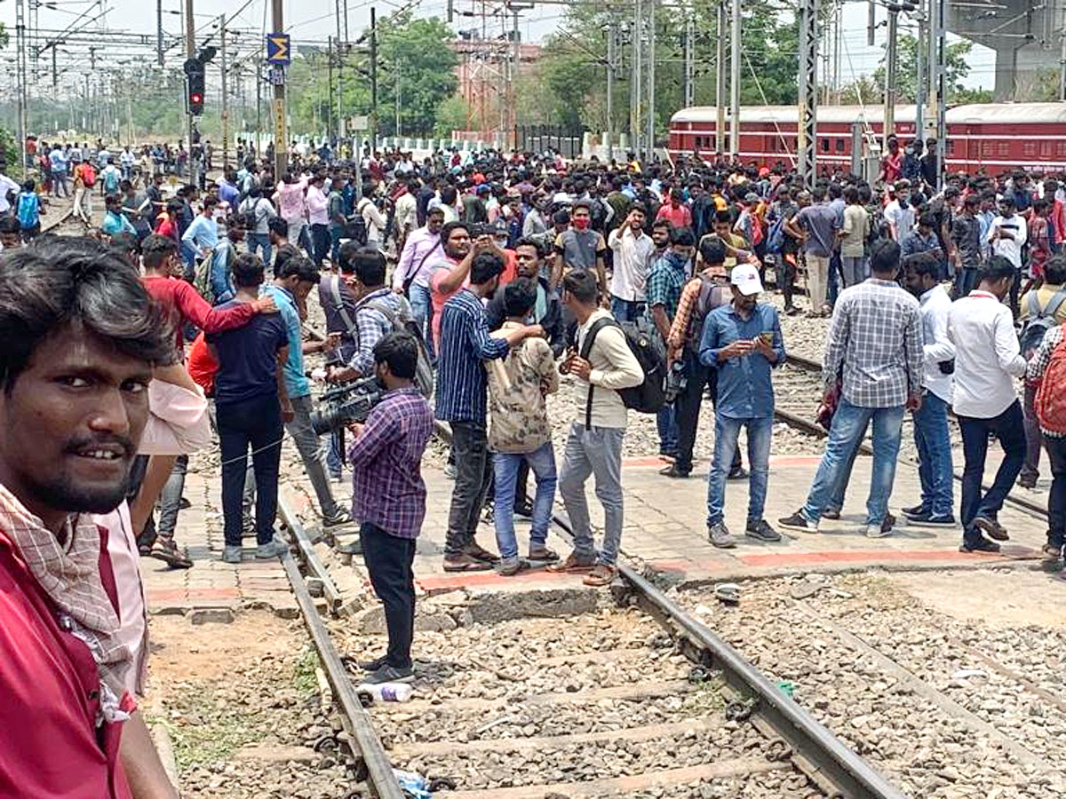 Students Protest At Secunderabad Station Photos - Sakshi40