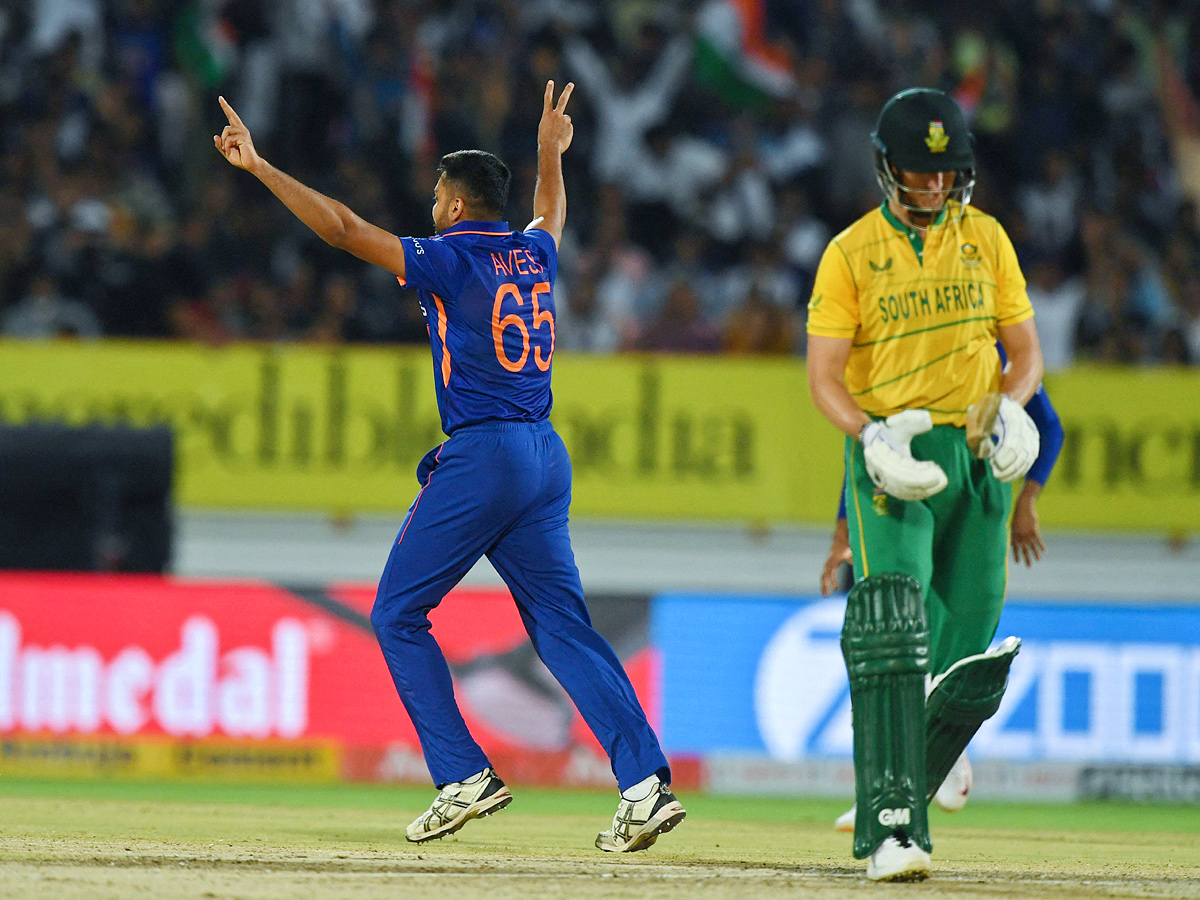 India beat South Africa by 82 runs Photo Gallery - Sakshi24