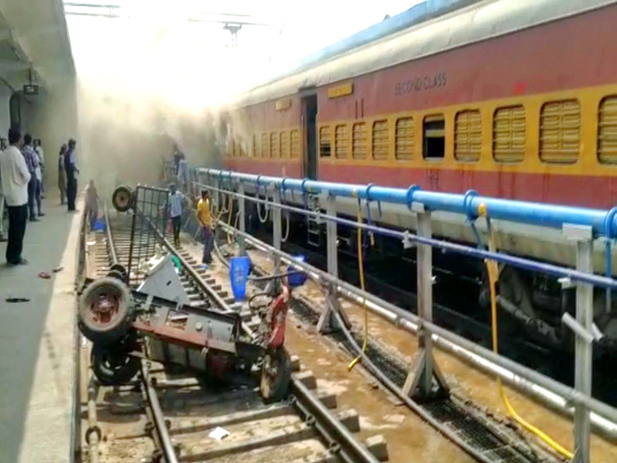 Students Protest At Secunderabad Station Photos - Sakshi17