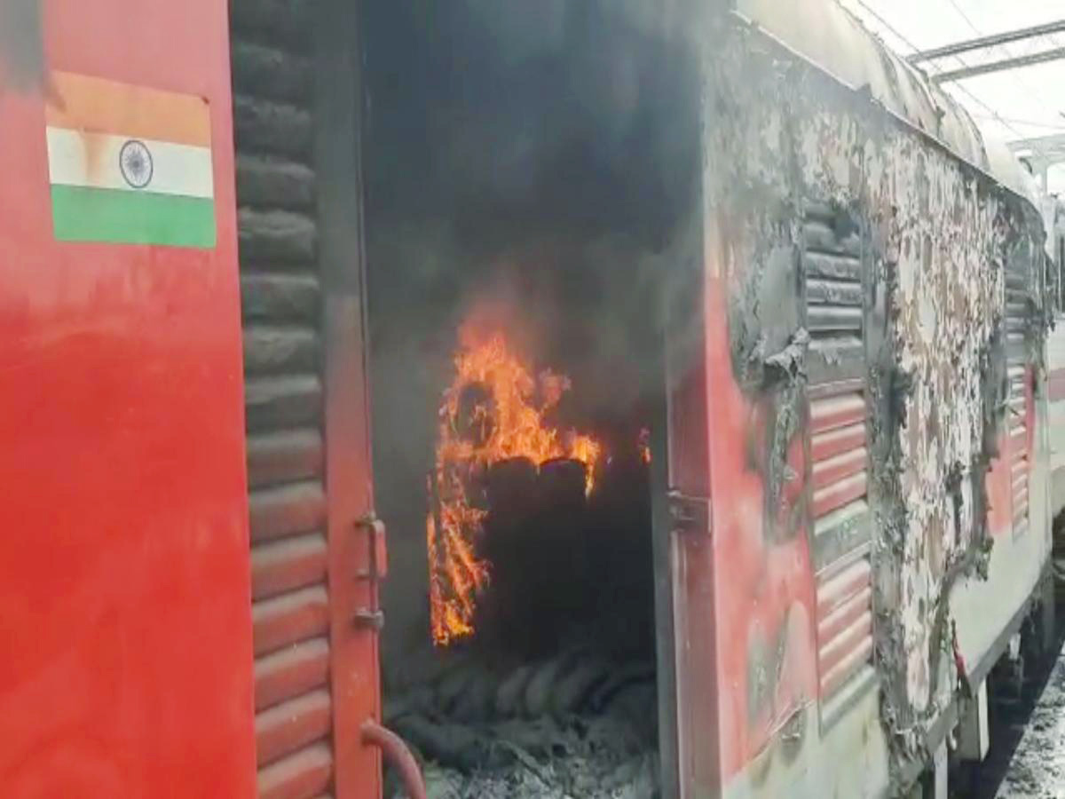 Students Protest At Secunderabad Station Photos - Sakshi35