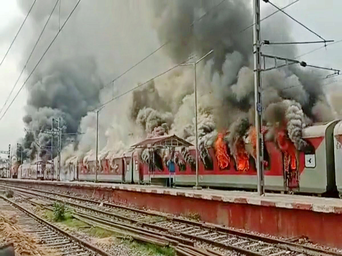 Students Protest At Secunderabad Station Photos - Sakshi36