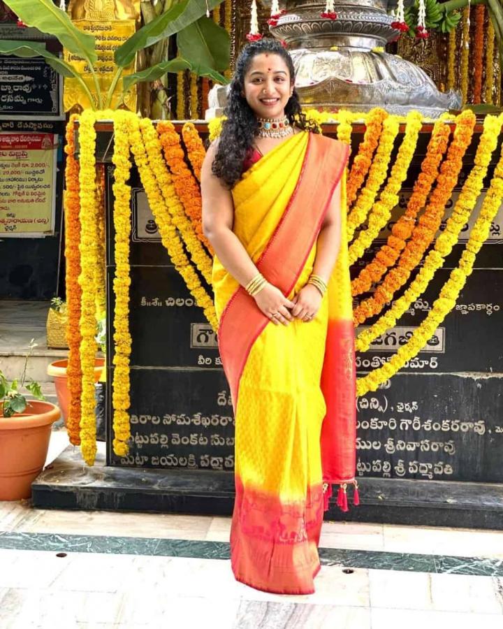 Jayam Movie Child Artist Yamini Swetha Photos - Sakshi5