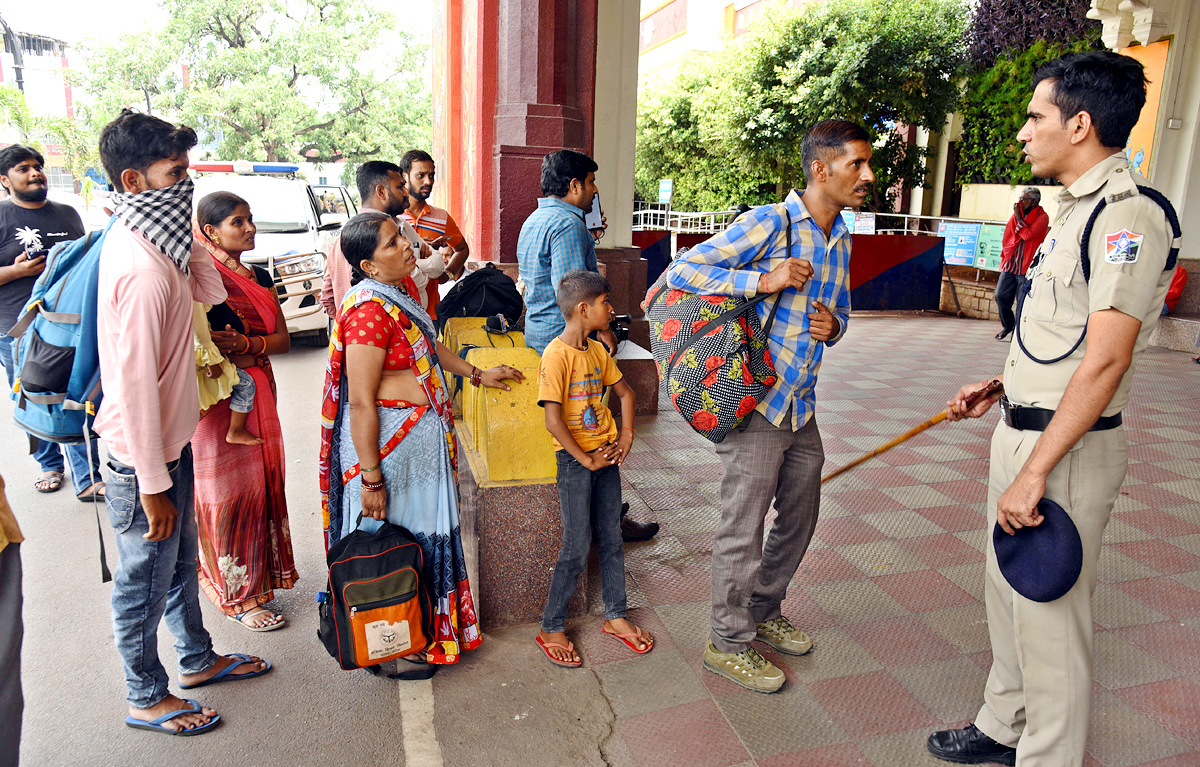 Agnipath Protests In Secunderabadrailwaystation - Sakshi18