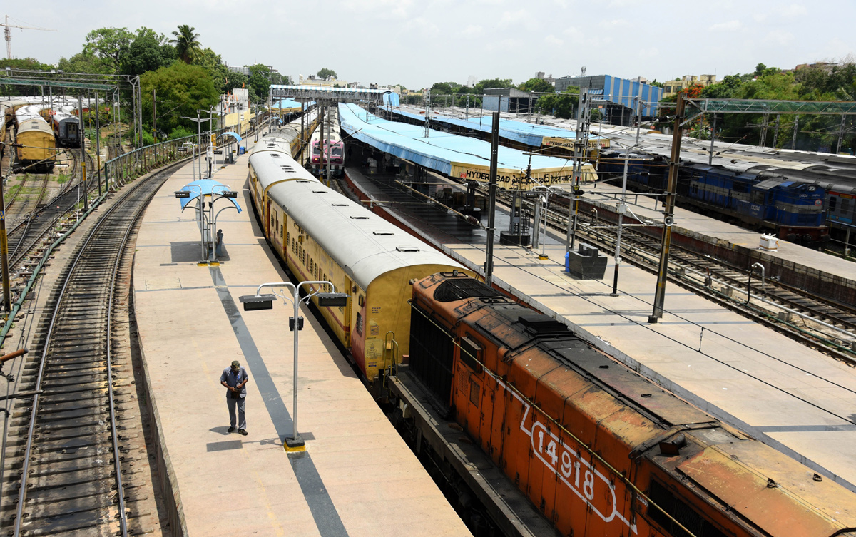 Agnipath Protests In Secunderabadrailwaystation - Sakshi15