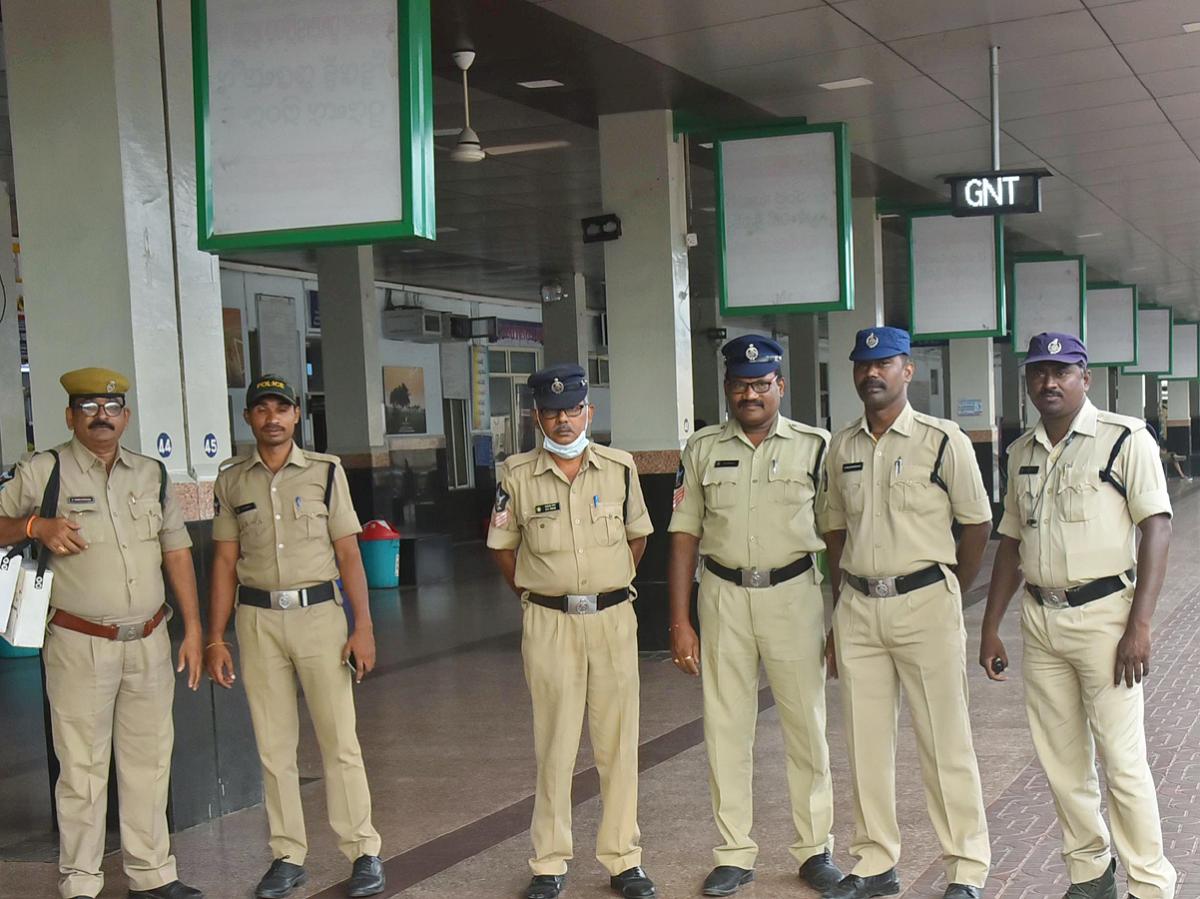 AP Cities on High Alert Security Beefed at Major Railway stations Photo Gallery - Sakshi17