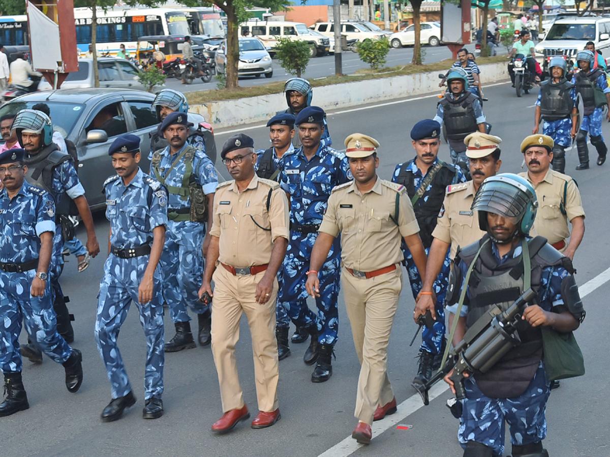 AP Cities on High Alert Security Beefed at Major Railway stations Photo Gallery - Sakshi3