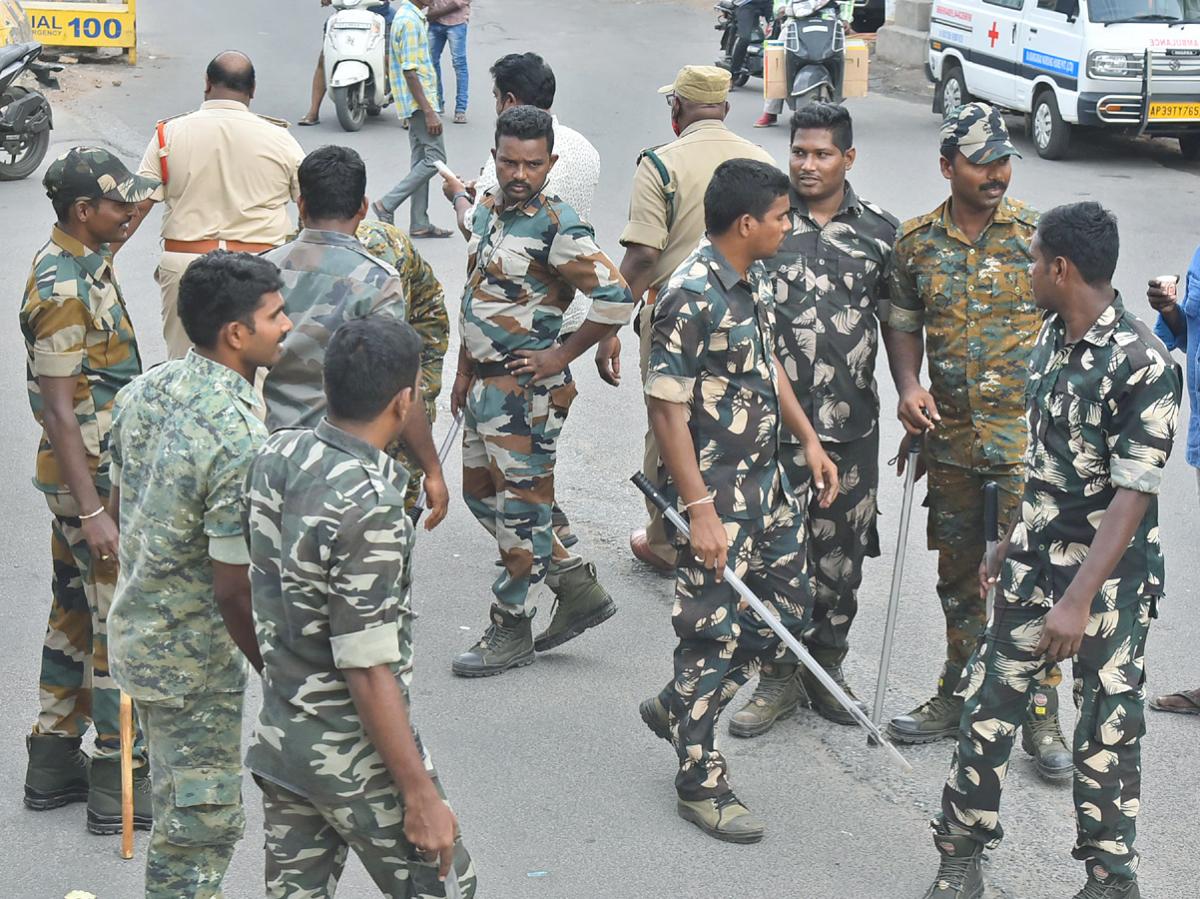 AP Cities on High Alert Security Beefed at Major Railway stations Photo Gallery - Sakshi5