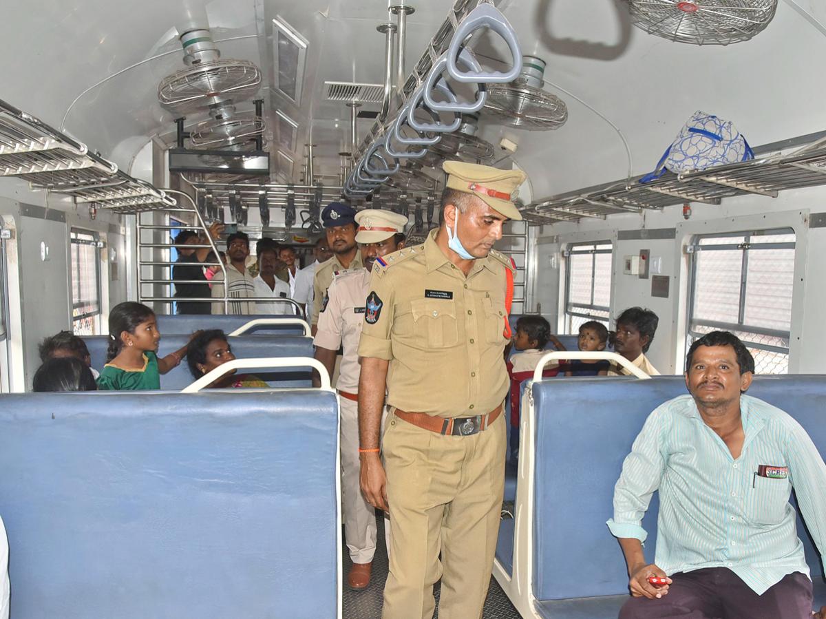 AP Cities on High Alert Security Beefed at Major Railway stations Photo Gallery - Sakshi9