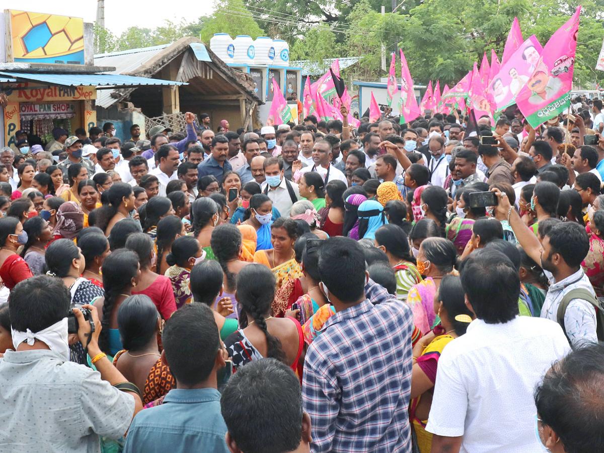 Army Aspirant Rakesh Funeral Ends Photo Gallery - Sakshi13