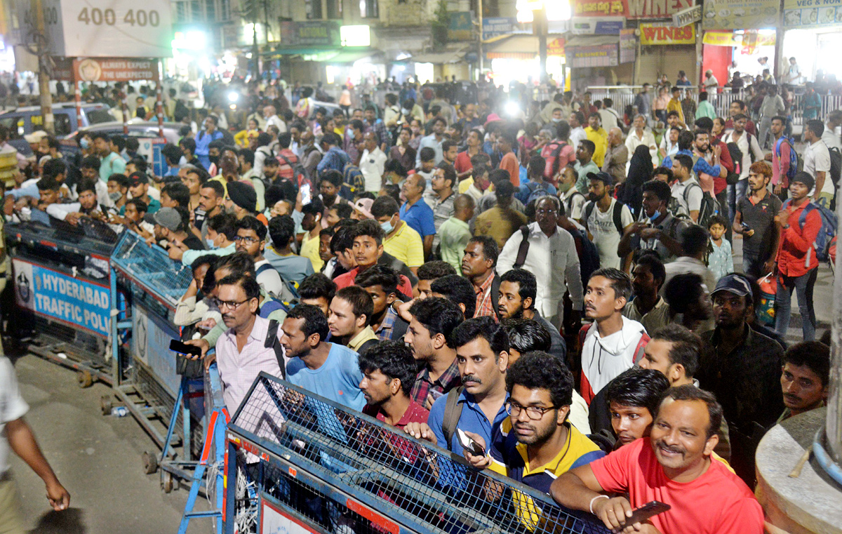 Agnipath Protests In Secunderabadrailwaystation - Sakshi25