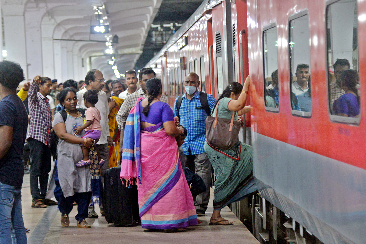 Agnipath Protests In Secunderabadrailwaystation - Sakshi27