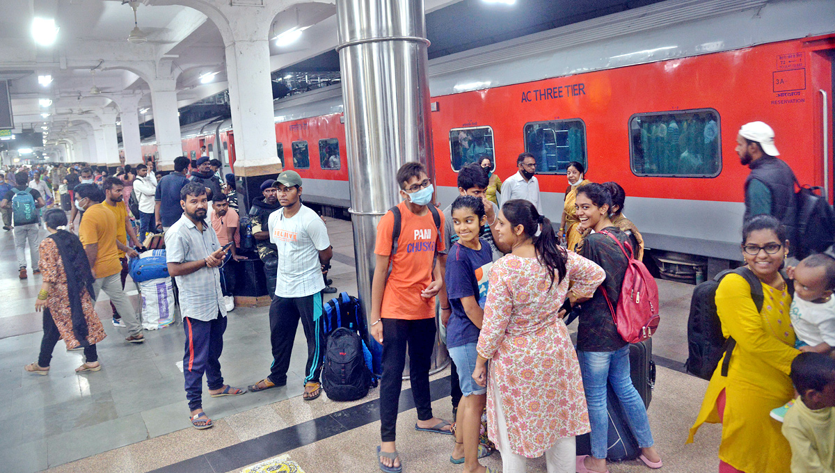 Agnipath Protests In Secunderabadrailwaystation - Sakshi29