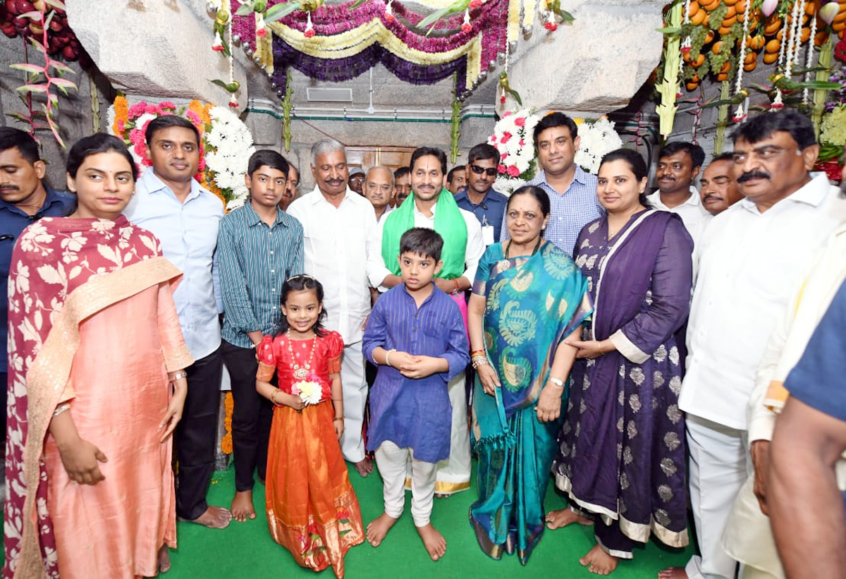 CM YS Jagan Tirupati Tour Photos - Sakshi15