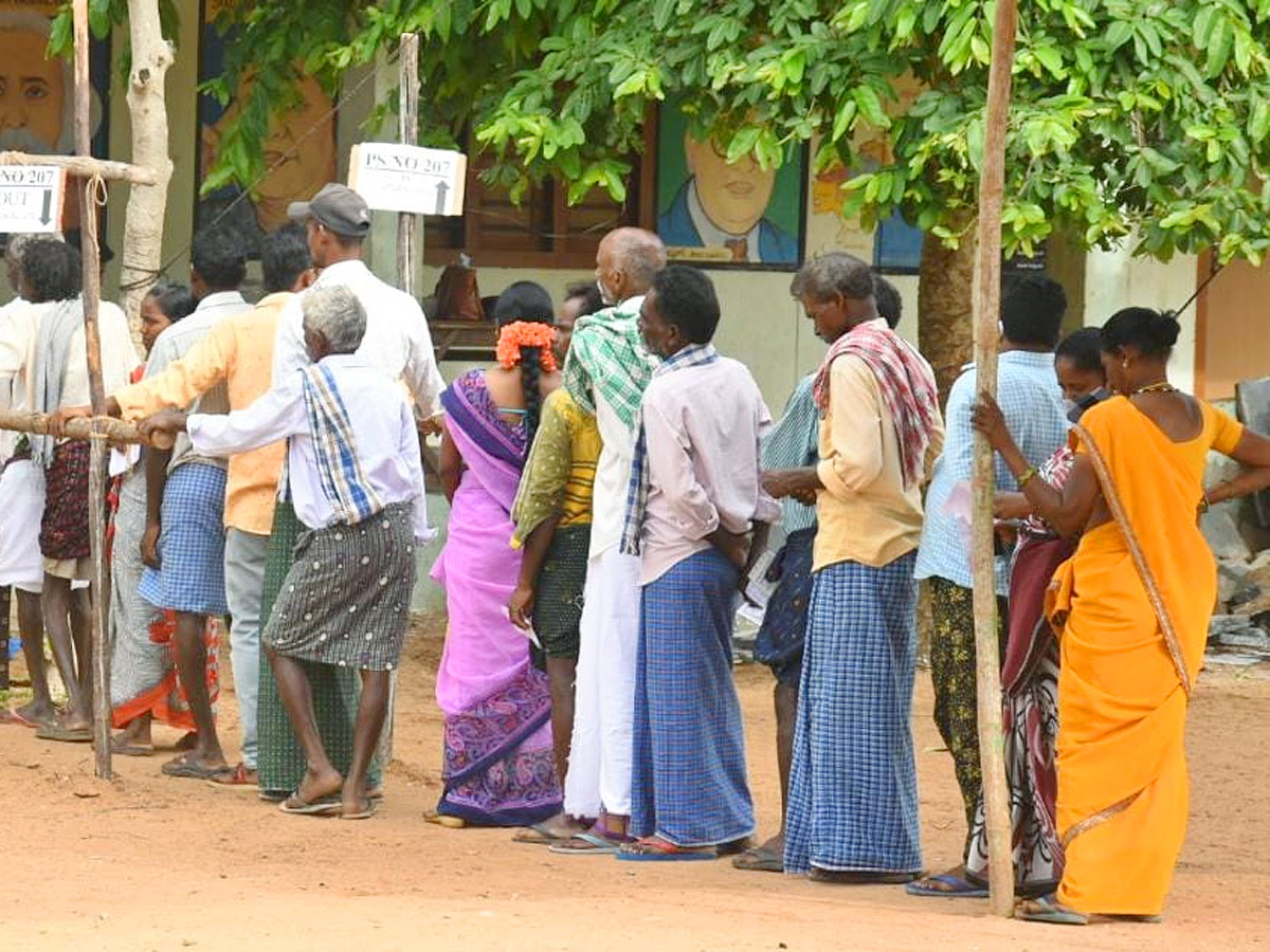 AP Athmakur Bypoll Voters Que Photos - Sakshi14