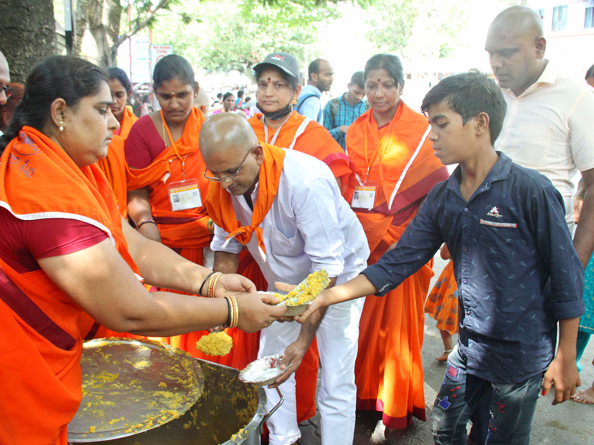 Huge Rush at Tirumala Temple Photos - Sakshi22