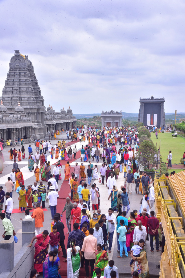 Yadadri witnesses huge rush of devotees on Sunday - Sakshi9