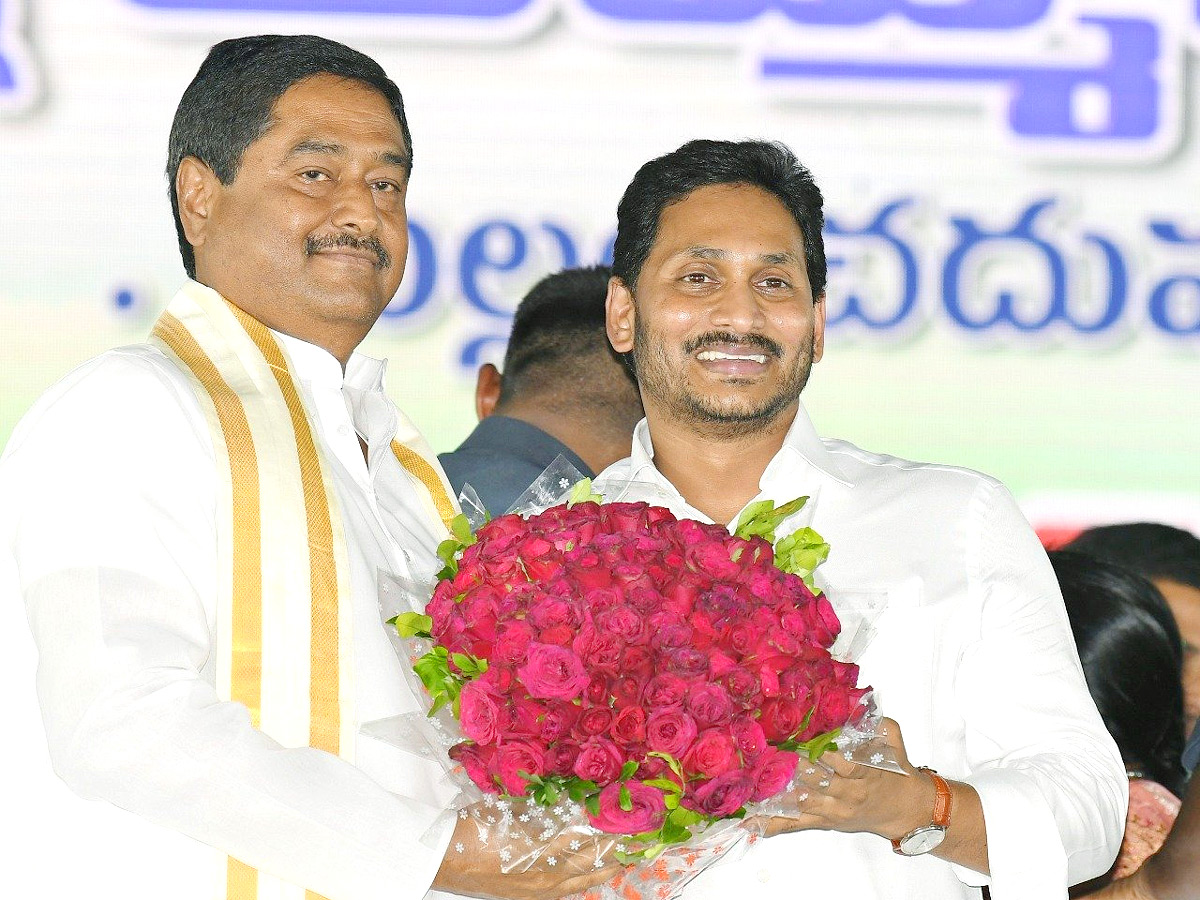 Jagananna AmmaVodi 3rd Phase Funds Released By CM YS Jagan - Sakshi3