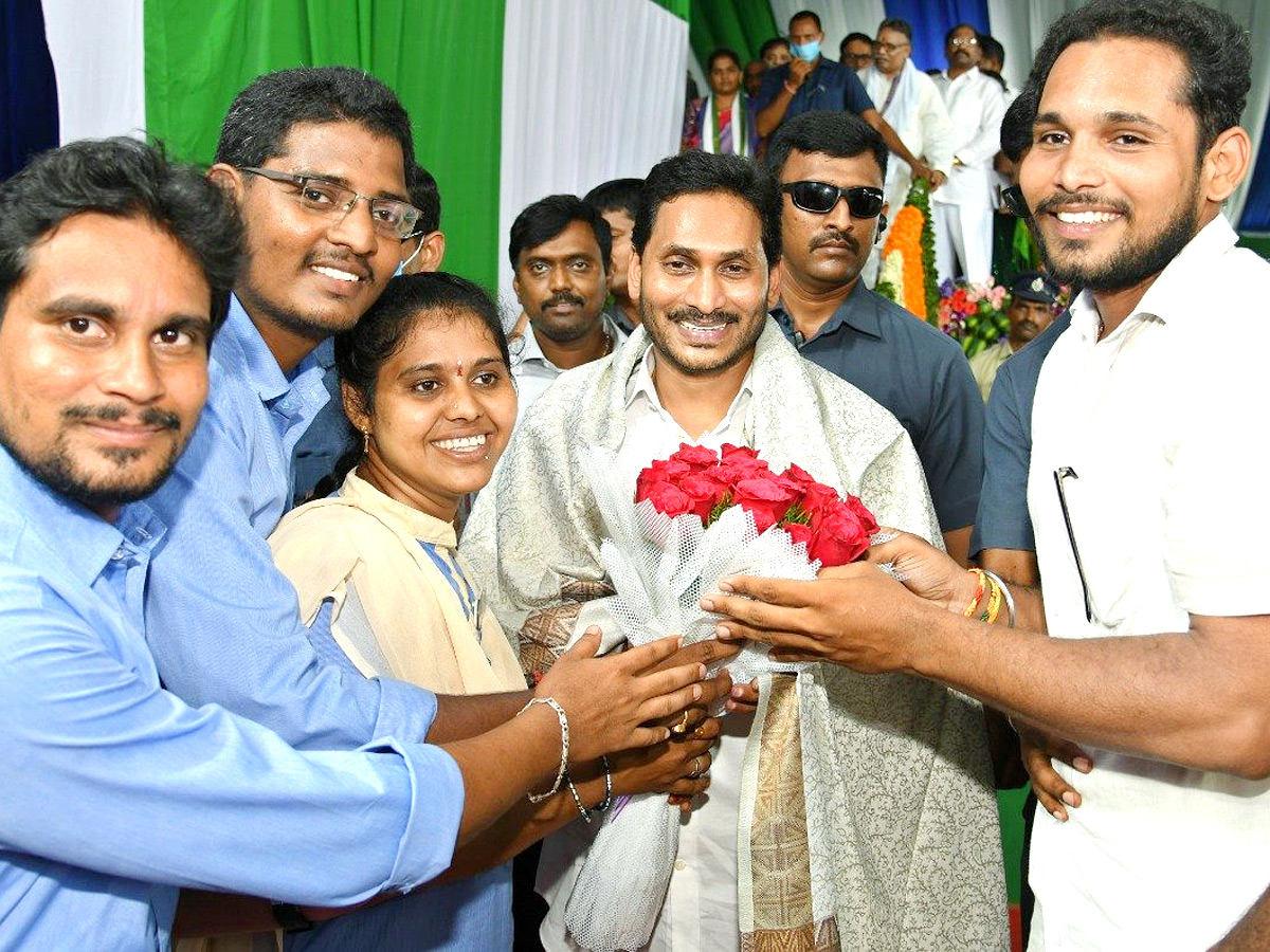 Jagananna AmmaVodi 3rd Phase Funds Released By CM YS Jagan - Sakshi5