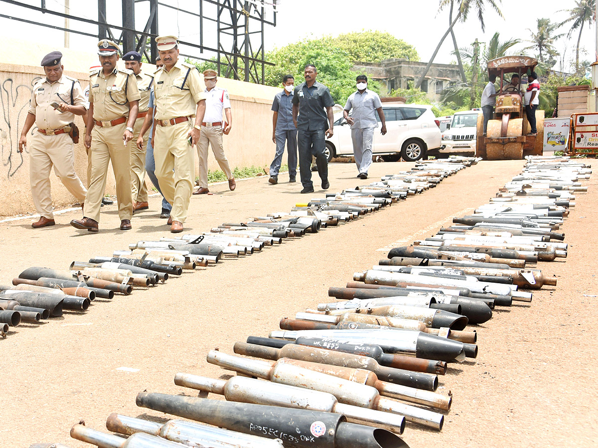 Vizag police destroys 630 modified silencers - Sakshi1