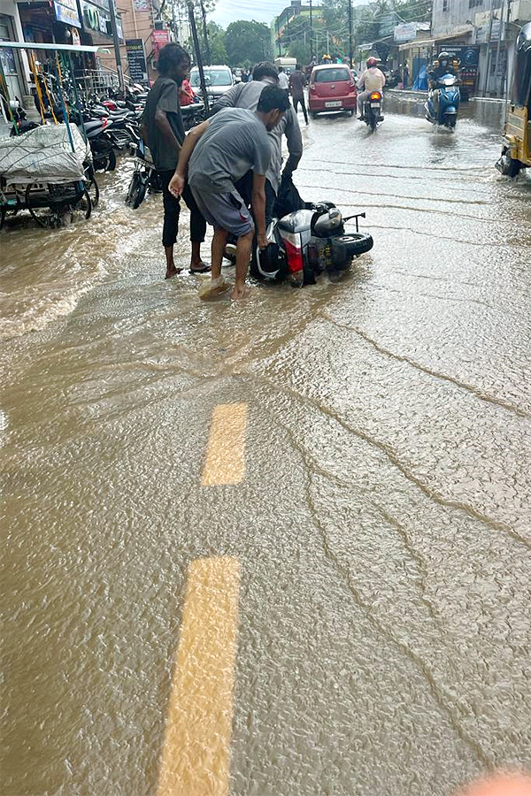 Heavy Rain in Hyderabad - Sakshi12