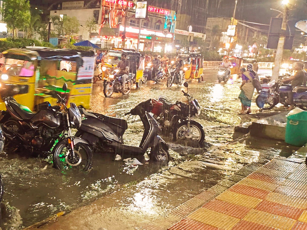 Heavy Rain in Hyderabad - Sakshi9