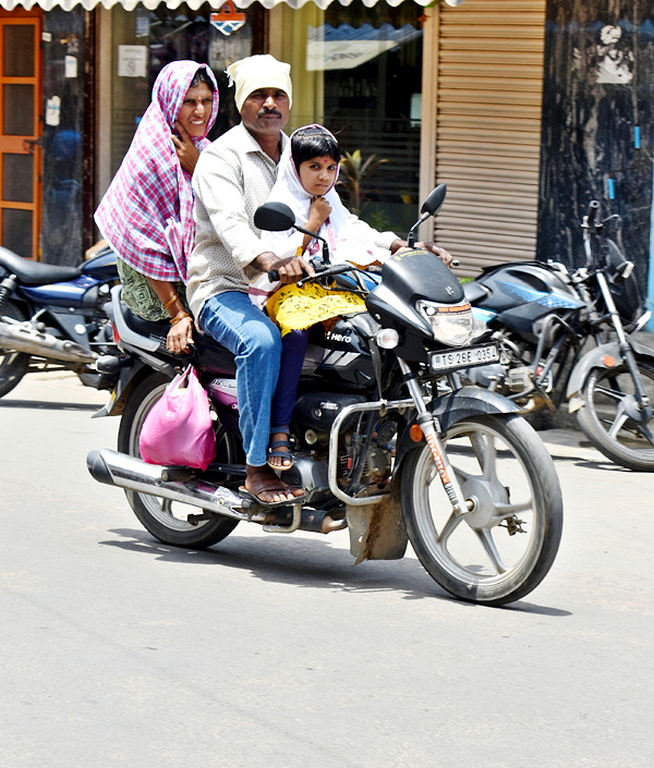 Heavy Summer Temperatures In Telangana And Andhra Pradesh - Sakshi5